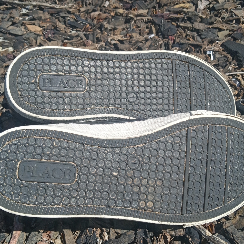 Sneakers - Picture 4 of 4